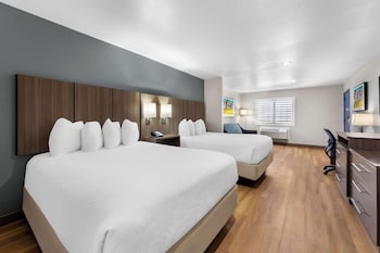 Standard Room, 2 Queen Beds, Accessible, Non Smoking (Larger Room;with Sofabed)