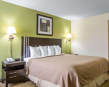 Room, 1 King Bed, Accessible, Non Smoking (Accessible Tub)