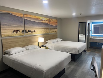 Room, 2 Queen Beds, Non Smoking