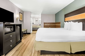 Suite, 1 King Bed, Non Smoking, Jetted Tub