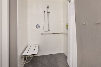 Studio Suite, 2 Queen Beds, Accessible Bathtub, Kitchen (Mobility)