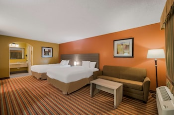 Standard Room, 2 Queen Beds, Non Smoking, Refrigerator & Microwave (with Sofabed)