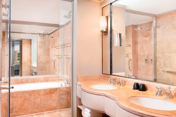 Club Suite, 1 Bedroom, City View
