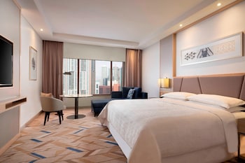 Club Room, 2 Twin Beds, City View