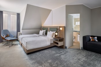 Family Room, 2 Twin Beds