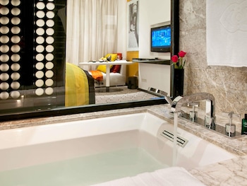Superior Room, 1 King Bed