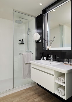 Townhome, Connecting Rooms, City View (The Studio)