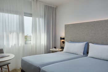 Studio, Connecting Rooms, City View