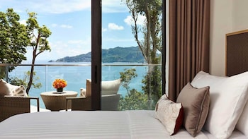 Club One Bedroom Suite Ocean View Balcony