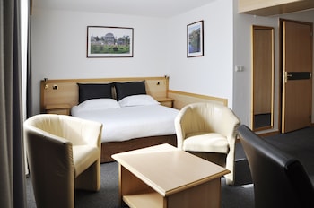 Economy Double Room, 1 Queen Bed (First)