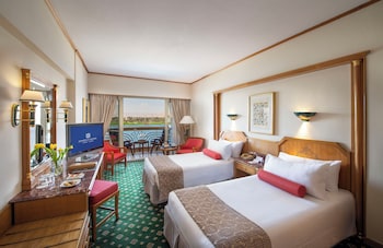 Deluxe Direct Front Nile View Double or Twin Room