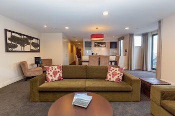 Premier 2 Bedroom Apartment with Alpine View