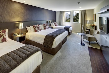 Deluxe Family Room