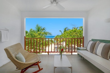 Beachfront Verandah Suite