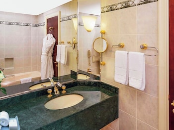 Deluxe Room, 2 Twin Beds