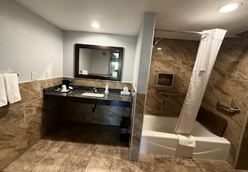 Room, 1 King Bed, Accessible, Non Smoking (Mobility, Roll-in Shower)