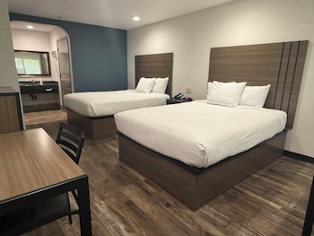 Room, 2 Queen Beds, Hearing Accessible, Non Smoking