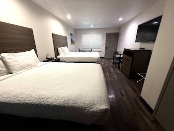 Room, 2 Queen Beds, Accessible, Non Smoking