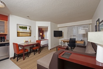 Suite, 2 Bedrooms, Fireplace
