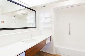 Room, 2 Queen Beds, Non Smoking