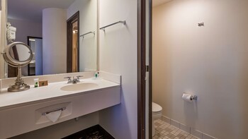 Suite, 1 Queen Bed, Refrigerator & Microwave, Courtyard View (with Sofabed)