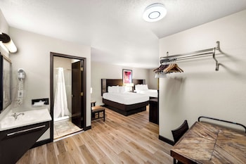 Premium Room, 2 Queen Beds (2nd Floor, No Elevator)