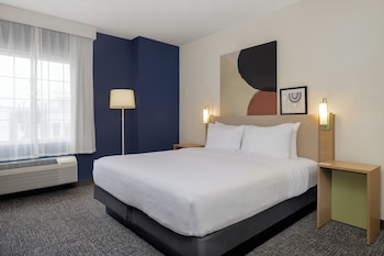 Room, 1 King Bed, Accessible (Mobility & Hearing, Roll-in Shower)