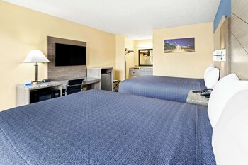 Standard Room, 2 Queen Beds, Smoking