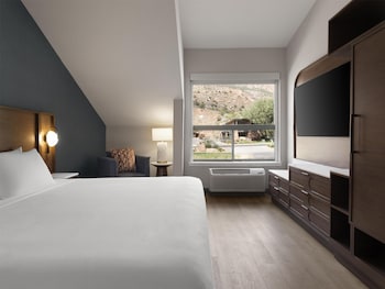 Suite, 1 Bedroom, Accessible Bathtub