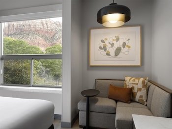 Room, 2 Queen Beds, Mountain View