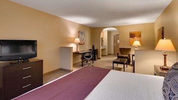 Standard Room, 1 King Bed, Non Smoking, Microwave