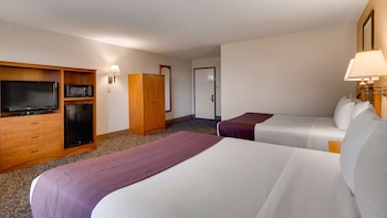Standard Room, 2 Queen Beds, Non Smoking, Microwave
