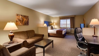 Standard Room, 1 King Bed, Non Smoking, Microwave