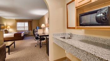 Suite, Multiple Beds, Non Smoking, Microwave