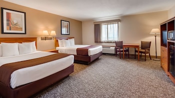 Standard Room, 2 Queen Beds, Non Smoking, Microwave