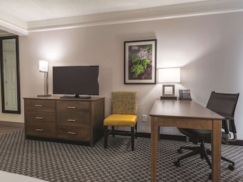 Deluxe Room, 1 King Bed, Non Smoking