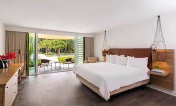 Matacumbe Accessible King with Lanai