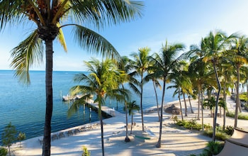 One Bedroom Oceanfront Suite Two Queens Lanai