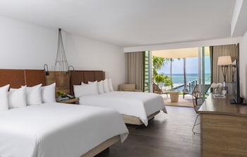 Alligator Reef Oceanfront Room Two Queens Lanai