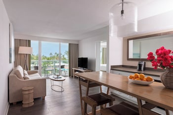 One Bedroom Standard View Suite King