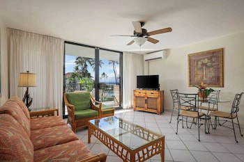 Suite, 1 King Bed, Ocean View