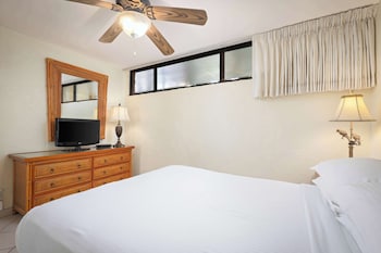 Suite, 1 King Bed, Ocean View