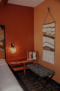 Scenic King Fireplace Escape