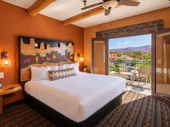 Panoramic Sedona King Suite