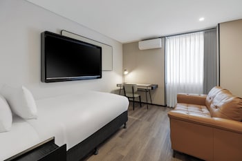 Premium Room, 1 Queen Bed
