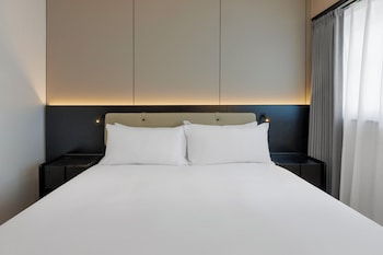Standard Room, 1 Queen Bed