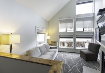 Loft, 1 Queen Bed with Sofa bed