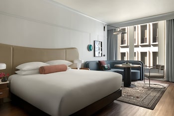 Premium Room, 1 King Bed (High Floor)