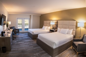 Deluxe Room, 2 Queen Beds, Balcony