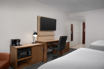 Room, 2 Queen Beds, Bathtub (Mobility/Hearing Accessible, Tub)